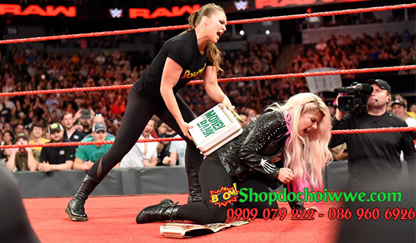  WWE Ronda Rousey nổi loạn